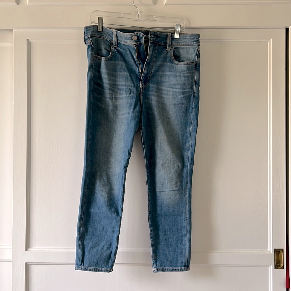 American Eagle 7/8 jeans, medium wash next level stretch